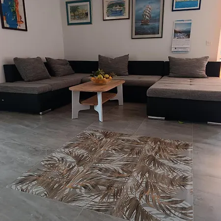 Solta Necujam