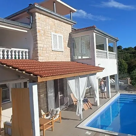 Solta Apartment Necujam
