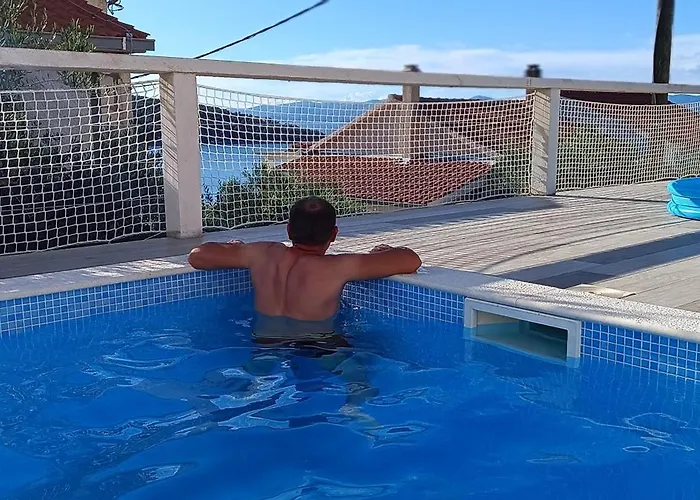 Solta * Nečujam
