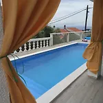 Solta * Nečujam