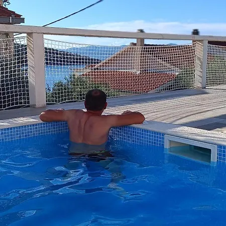 Solta * Nečujam
